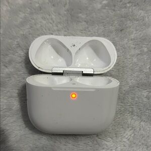 Apple White Wireless Earbuds with Charging Case